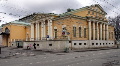 800px-Prechistenka_pushkin_museum_corner